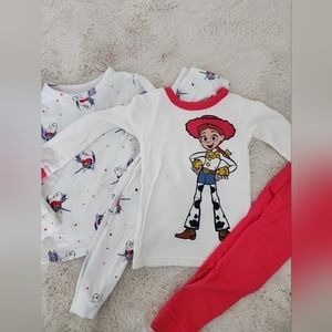 Gap Organic cotton pjs - 2 sets - Size 4yr